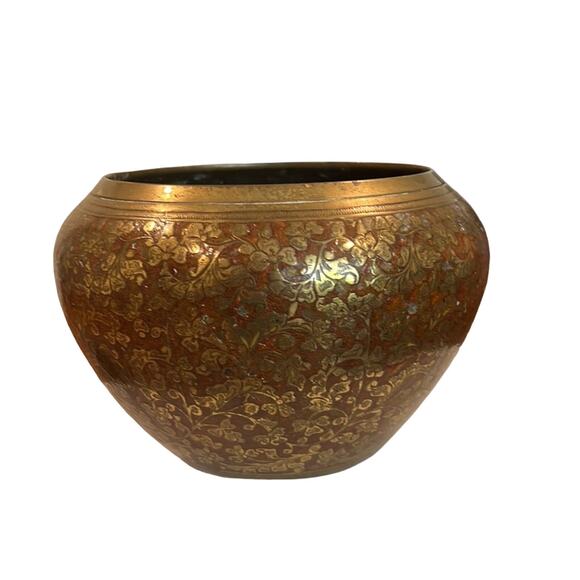 Vintage Other - Beautiful Vintage etched Antique Indian Asian Brass Bowl Floral Pattern